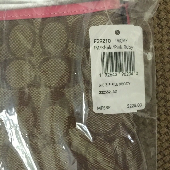 NWT Coach File Crossbody in Sig Coated Canvas - Picture 4 of 8